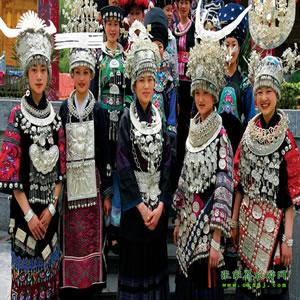 單獨成團L線:(湘西風(fēng)情之旅)張家界、德夯大峽谷、鳳凰古城4天3晚獨立成團游